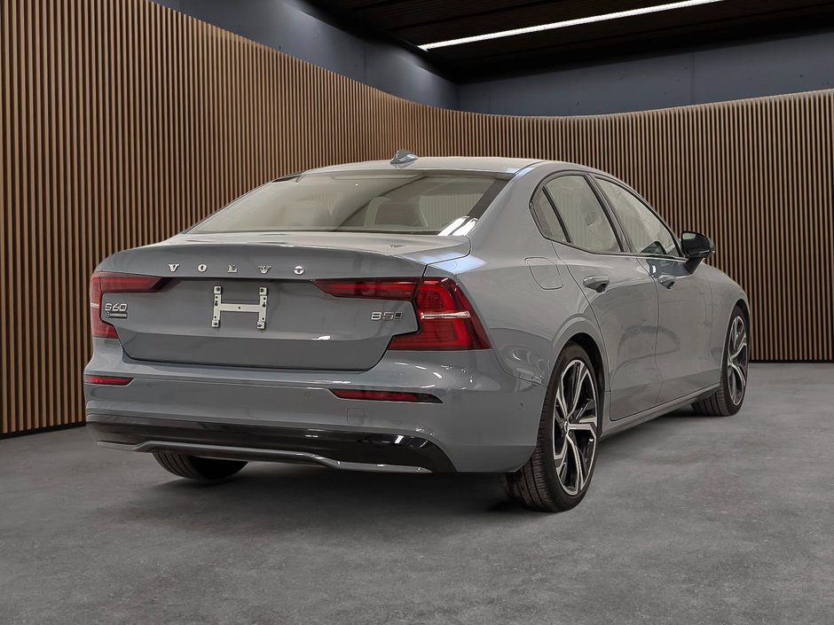 Volvo S60 B5 AWD Plus Dark Theme 2024-5