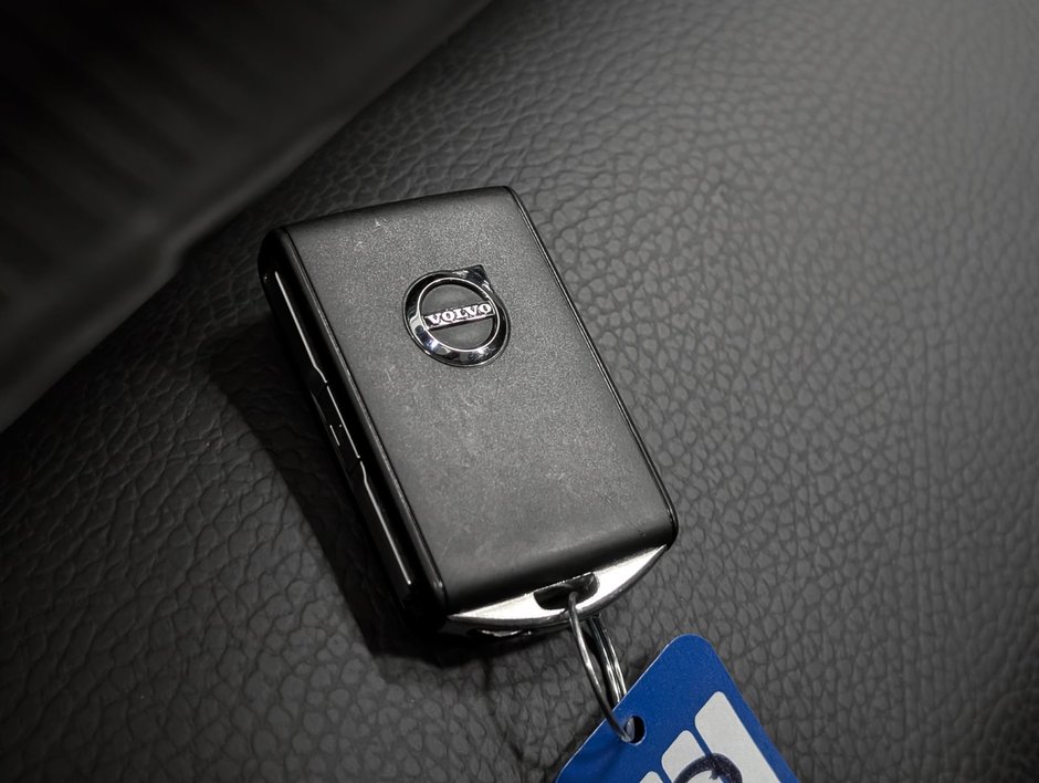 Volvo S60 B5 AWD Plus Dark Theme 2024-23