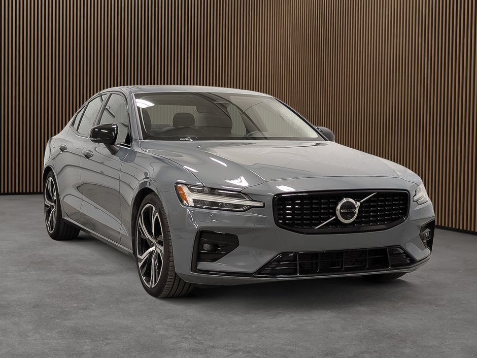 Volvo S60 B5 AWD Plus Dark Theme 2024-2