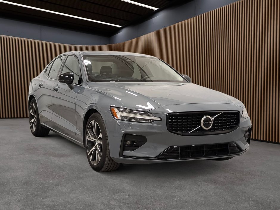 Volvo S60 B5 AWD Core Dark Theme 2024-2