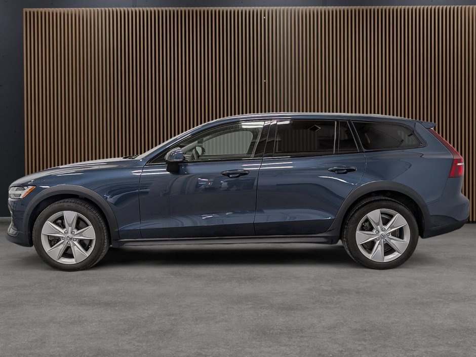 Volvo V60 Cross Country B5 AWD Core 2024-1