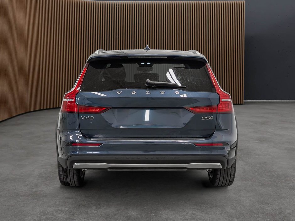 Volvo V60 Cross Country B5 AWD Core 2024-6