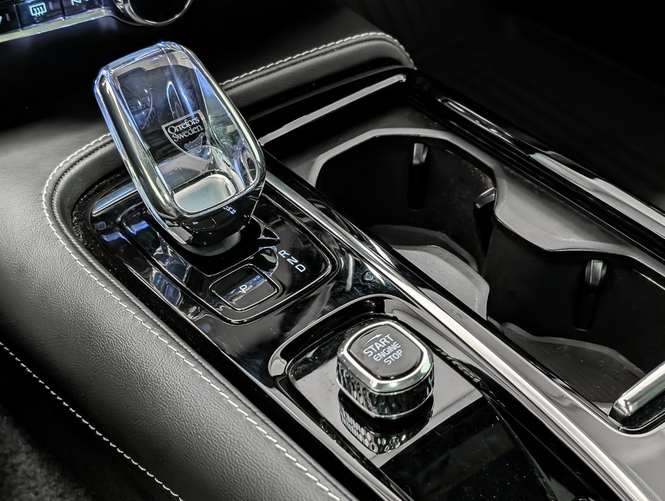 2024 Volvo V60 Recharge T8 eAWD PHEV Polestar Engineered-17