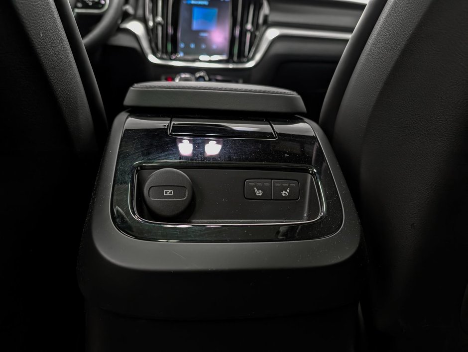 2024 Volvo V60 Recharge T8 eAWD PHEV Polestar Engineered-11