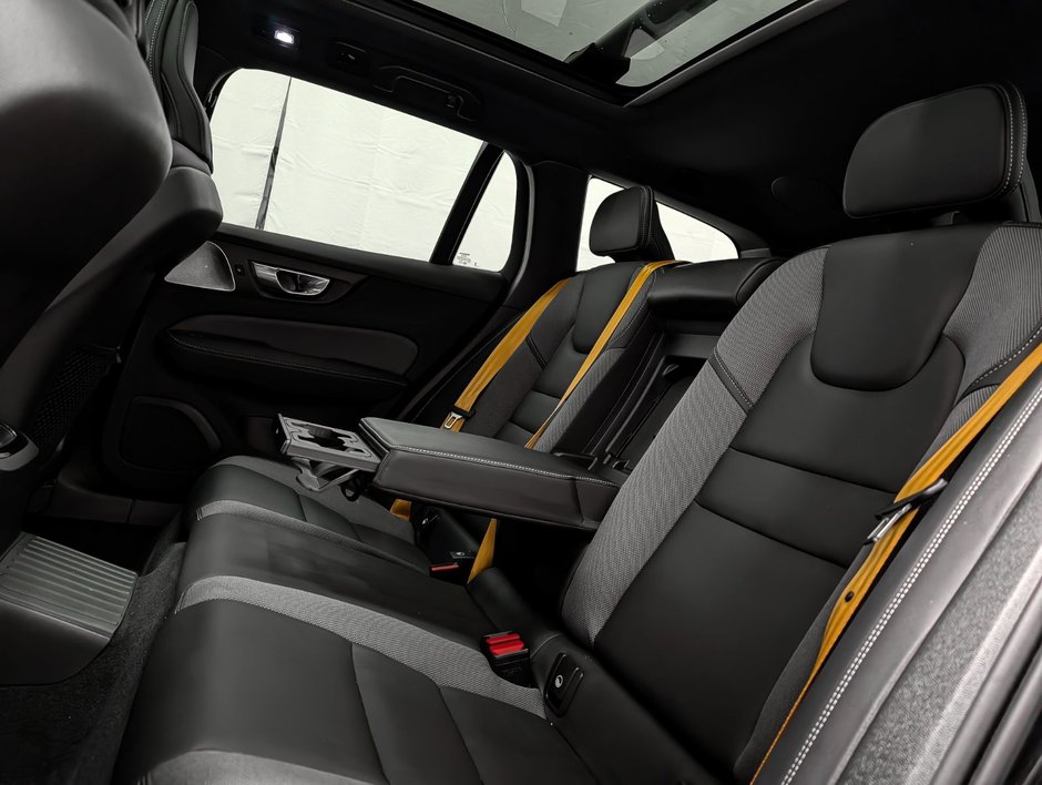 2024 Volvo V60 Recharge T8 eAWD PHEV Polestar Engineered-10