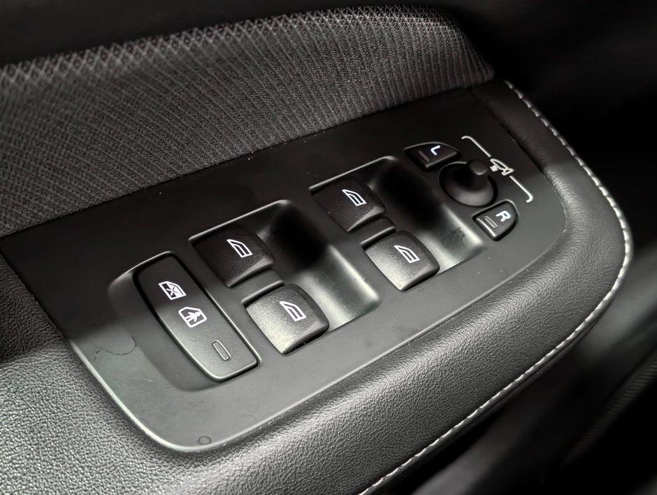 2024 Volvo V60 Recharge T8 eAWD PHEV Polestar Engineered-22