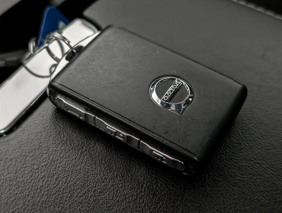 2024 Volvo V60 Recharge T8 eAWD PHEV Polestar Engineered-24