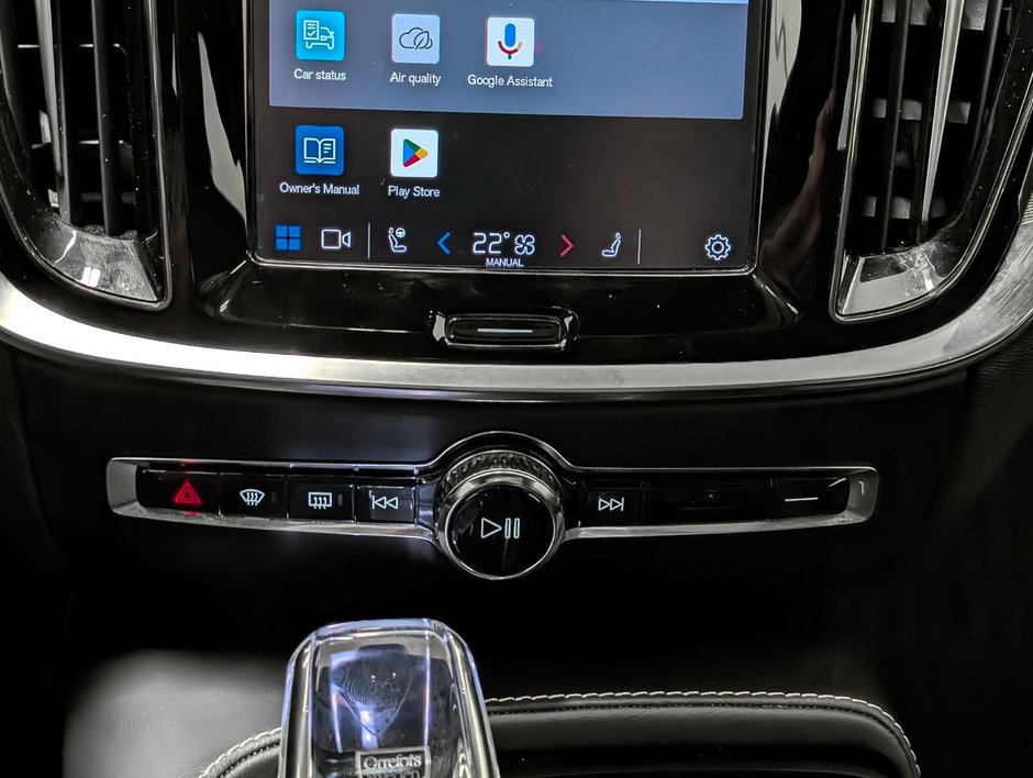 2024 Volvo V60 Recharge T8 eAWD PHEV Polestar Engineered-16