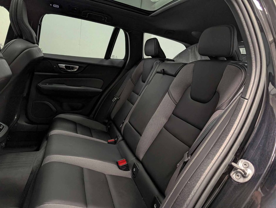 Volvo V60 B6 AWD Ultimate - Dark 2023-10