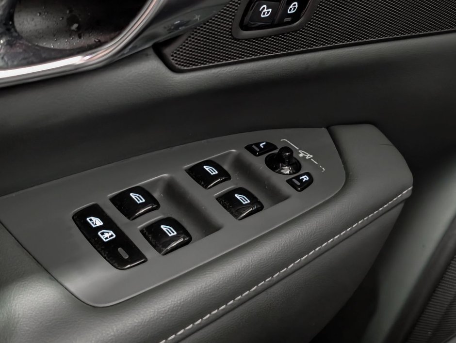 Volvo V90 Cross Country B6 AWD 2022-23