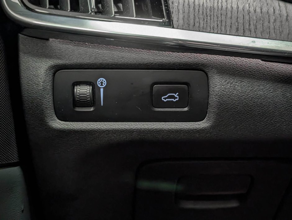 Volvo V90 Cross Country B6 AWD 2022-21