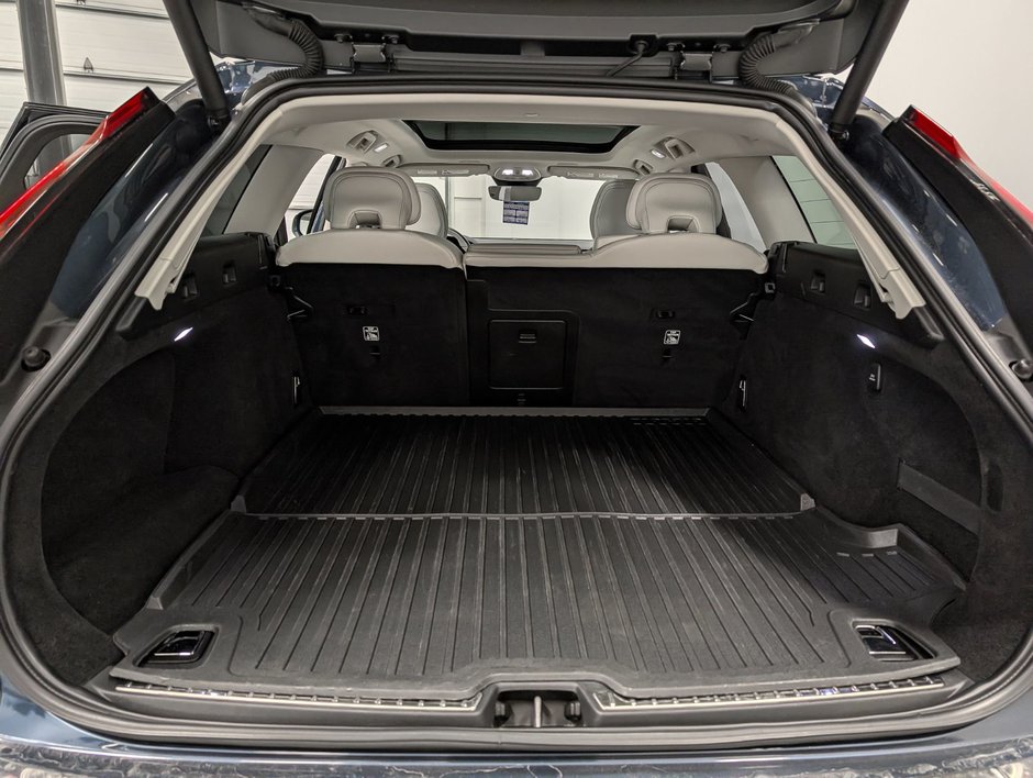 Volvo V90 Cross Country B6 AWD 2022-12