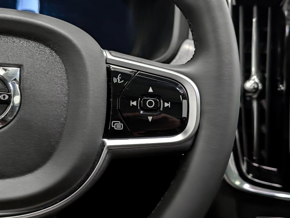 Volvo V90 Cross Country B6 AWD Plus 2025-18