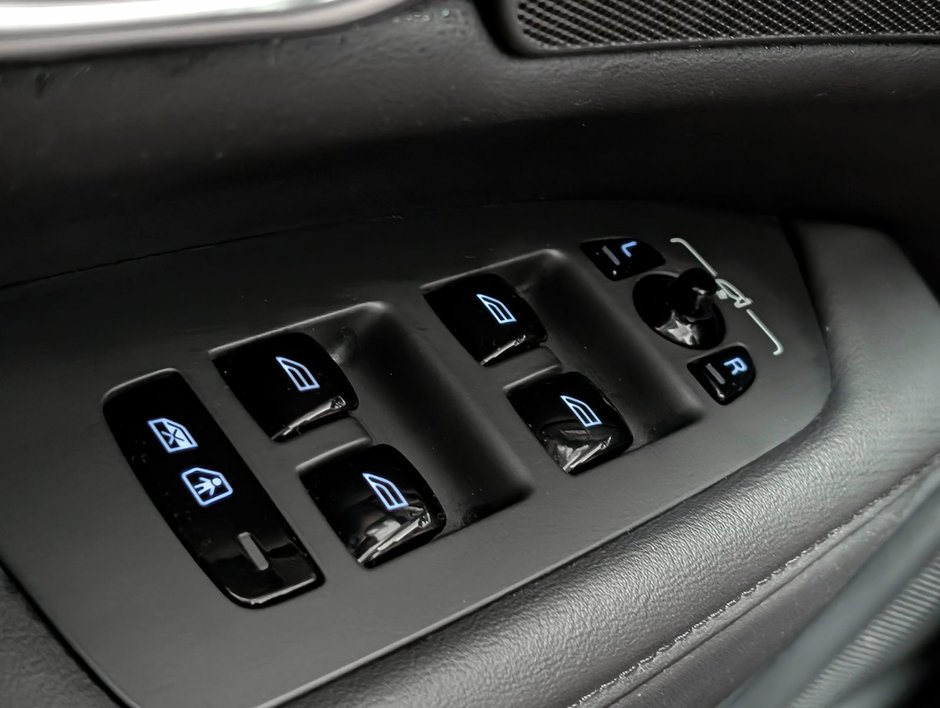 Volvo V90 Cross Country B6 AWD Plus 2025-20