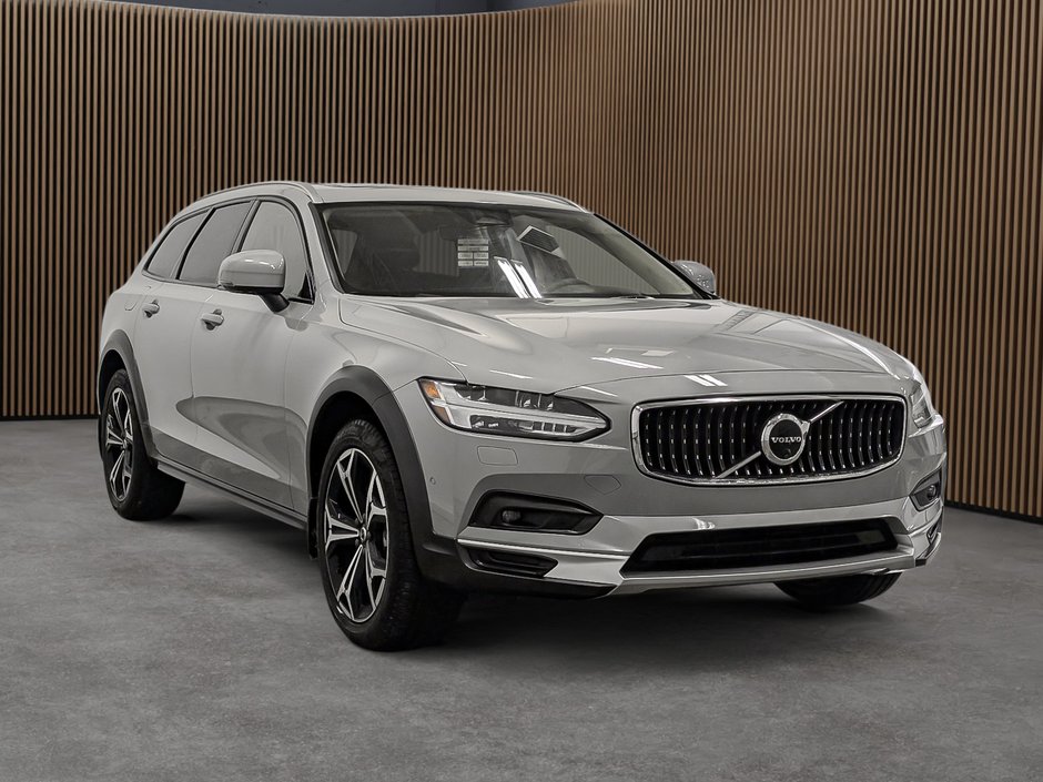 Volvo V90 Cross Country B6 AWD Plus 2025-2