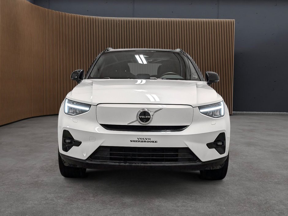 2024 Volvo XC40 Recharge Pure Electric Twin eAWD Plus-1