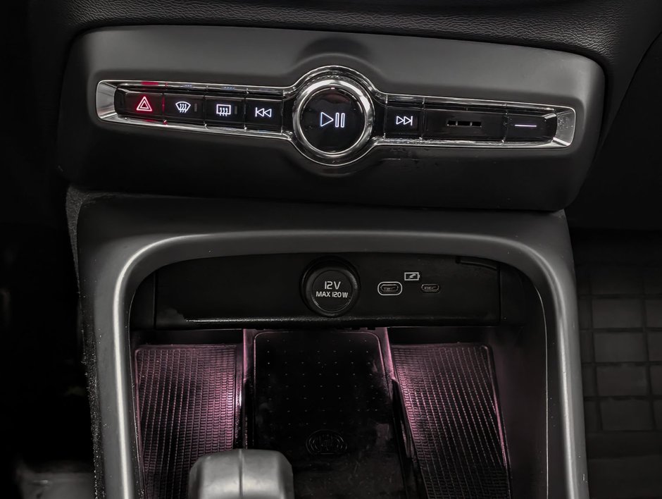 2024 Volvo XC40 Recharge Pure Electric Twin eAWD Plus-16