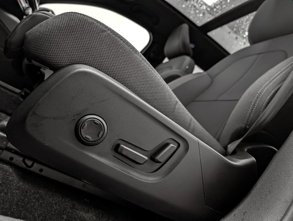 2024 Volvo XC40 Recharge Pure Electric Twin eAWD Plus-9