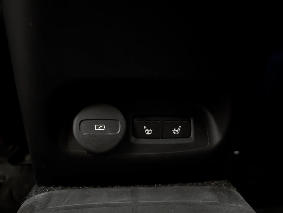 2024 Volvo XC40 Recharge Pure Electric Twin eAWD Plus-11