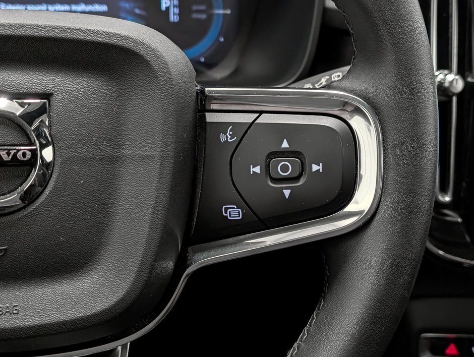 2024 Volvo XC40 Recharge Pure Electric Twin eAWD Plus-18