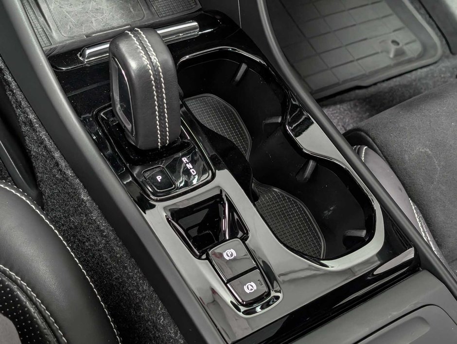 Volvo XC40 T5 AWD R-Design 2020-19