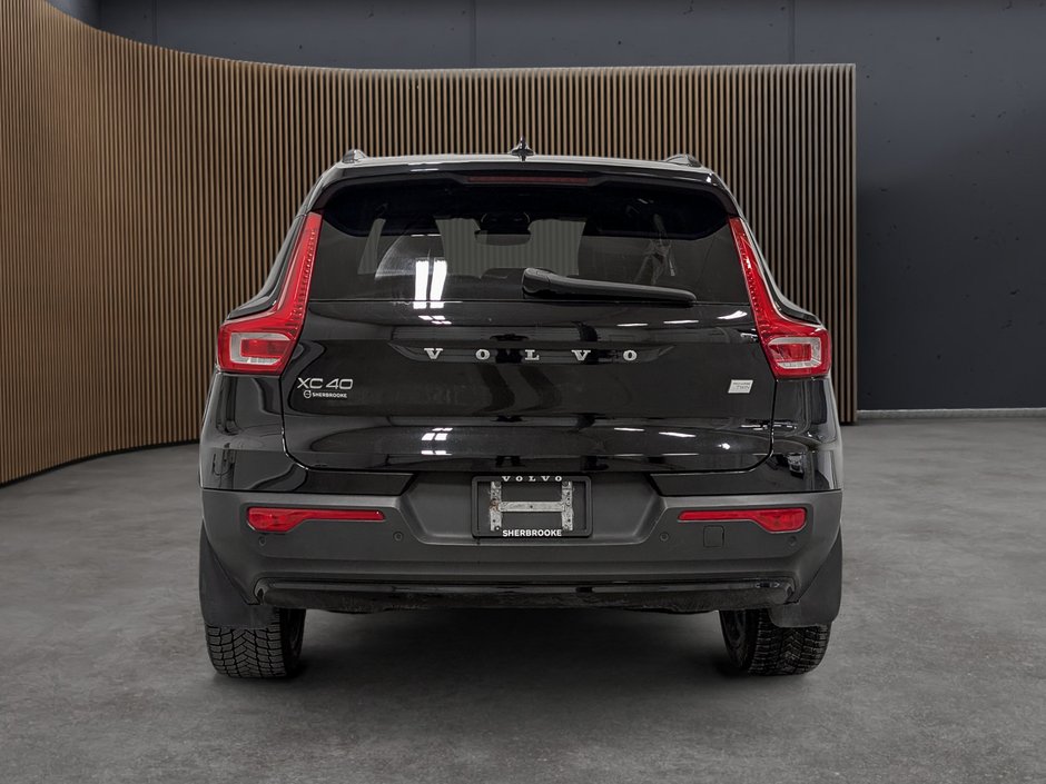 2022 Volvo XC40 Recharge Plus-4