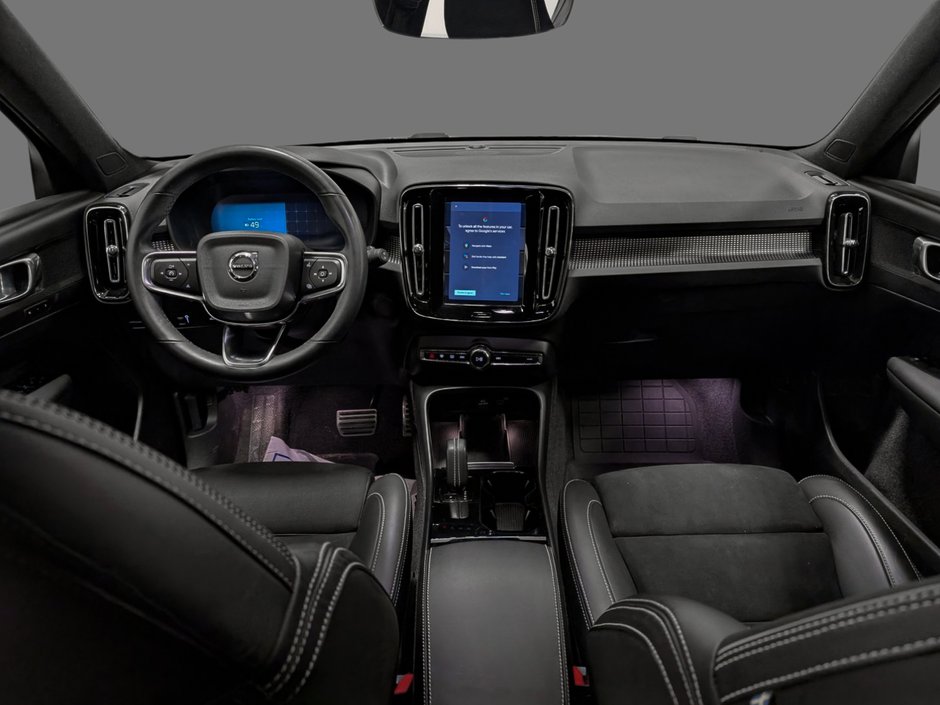 2022 Volvo XC40 Recharge Plus-11