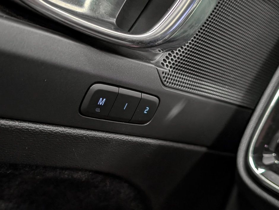 2022 Volvo XC40 Recharge Plus-20