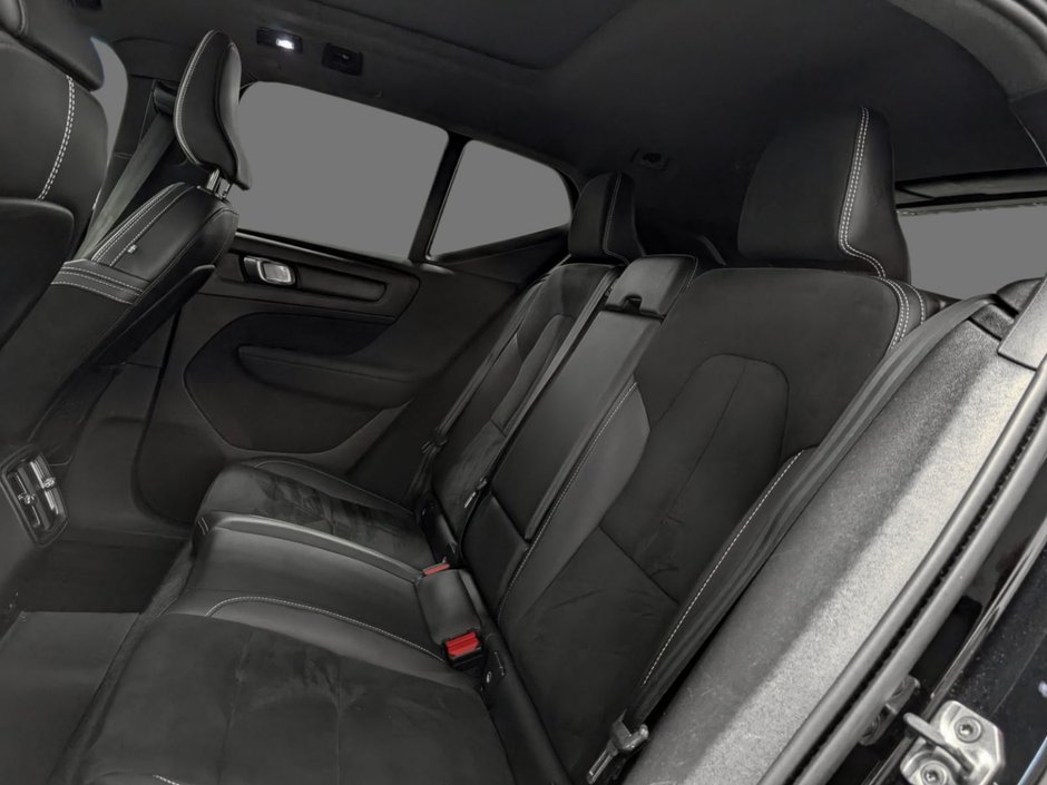 2022 Volvo XC40 Recharge Plus-10