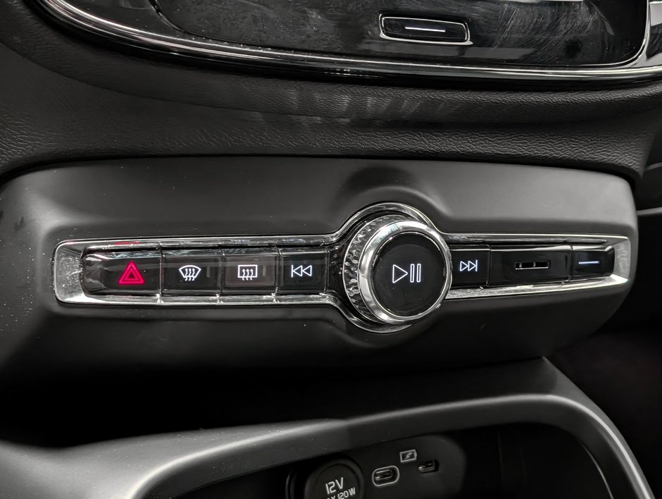 Volvo XC40 Recharge Ultimate 2022-16