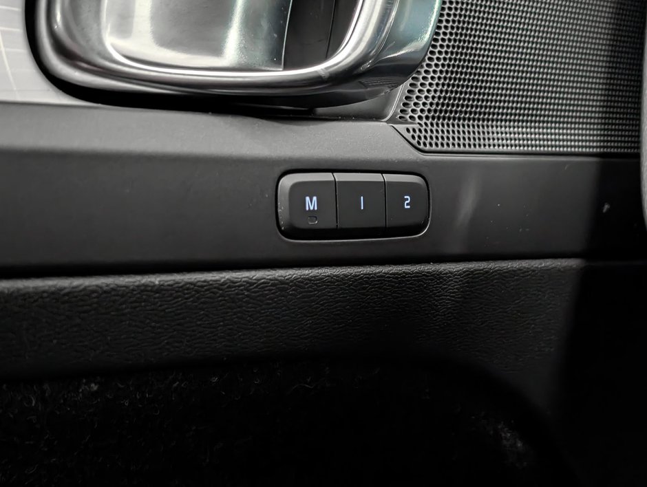 2022 Volvo XC40 T5 AWD Momentum-20