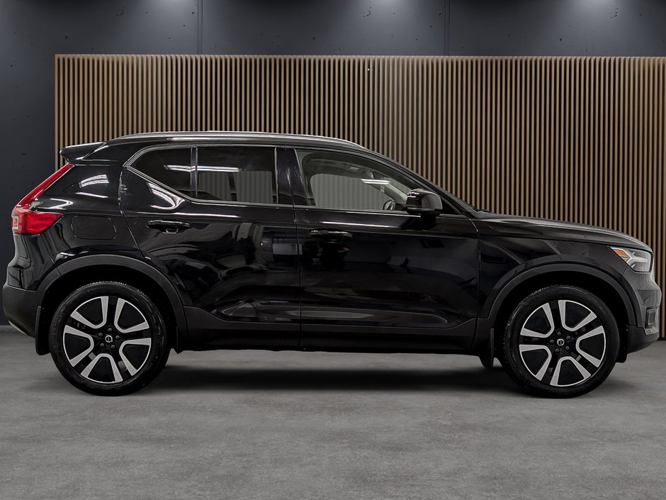 2022 Volvo XC40 T5 AWD Momentum-6