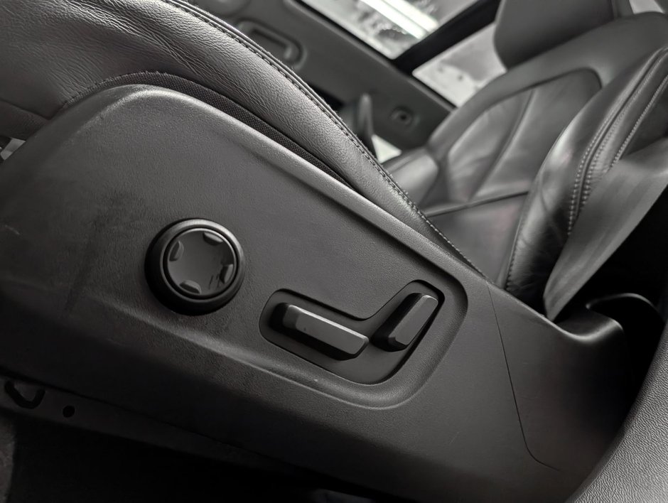 2022 Volvo XC40 T5 AWD Momentum-9