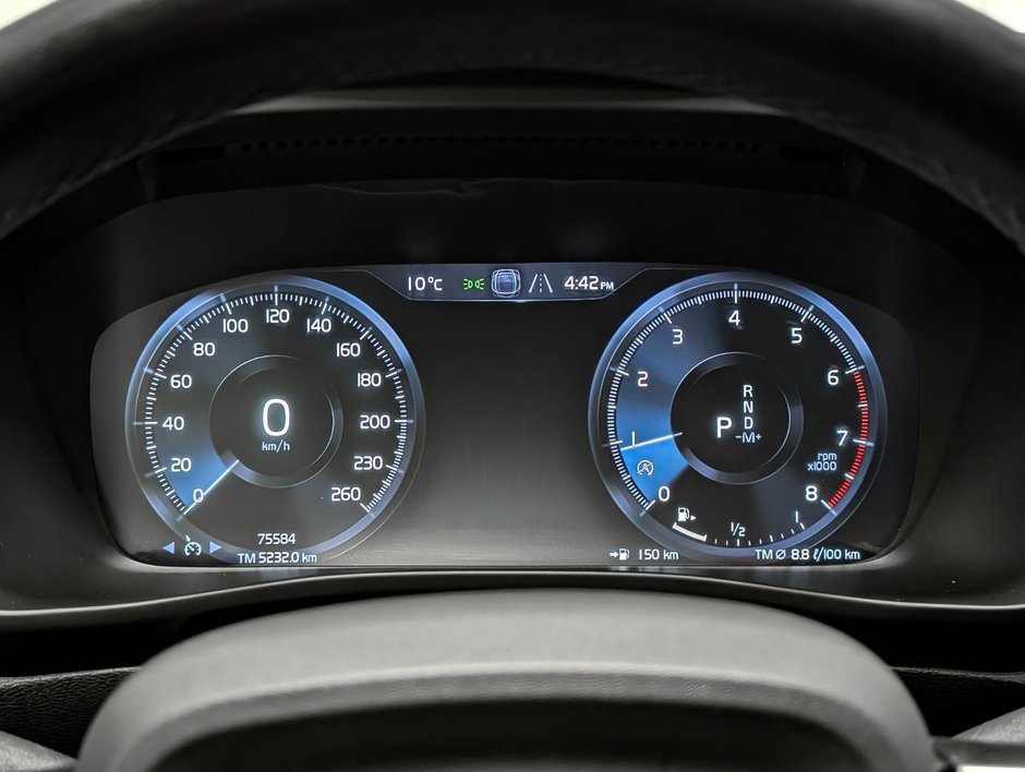 2022 Volvo XC40 T5 AWD Momentum-19