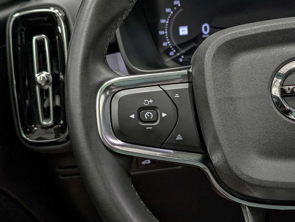 Volvo XC40 Recharge TWIN Ultimate - Dark 2023-18