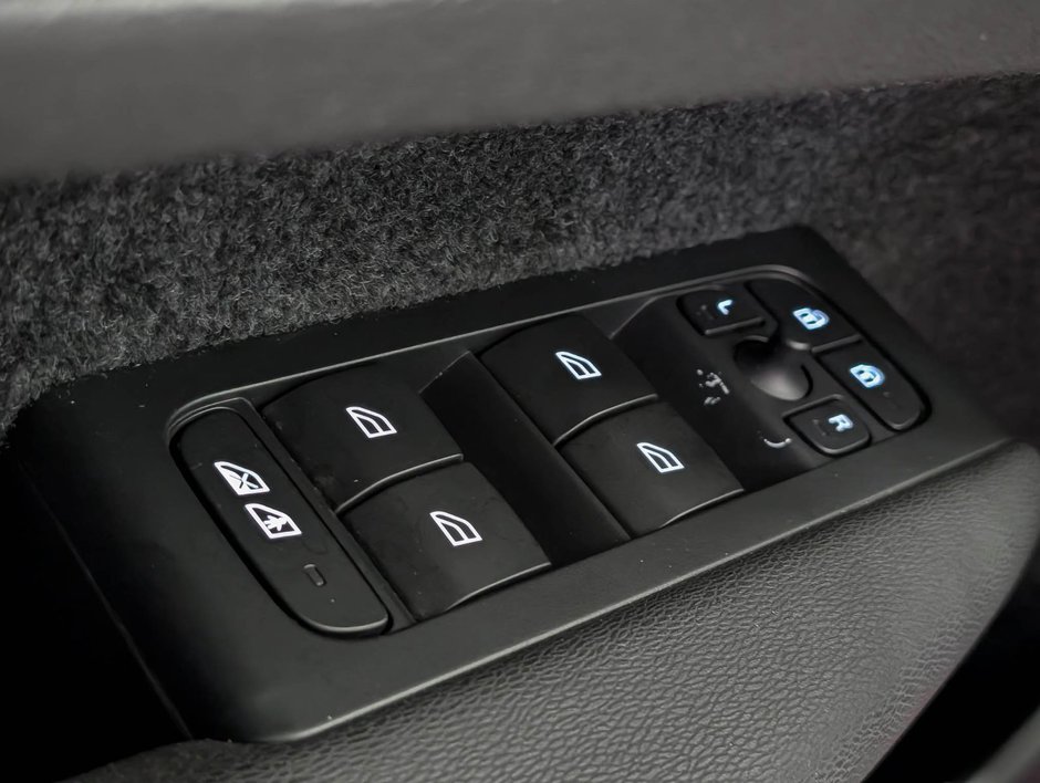 Volvo XC40 Recharge TWIN Ultimate - Dark 2023-19