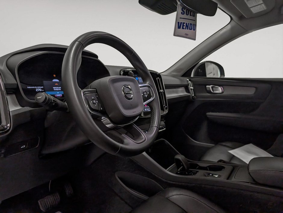 Volvo XC40 B5 AWD Core Base 2023-7