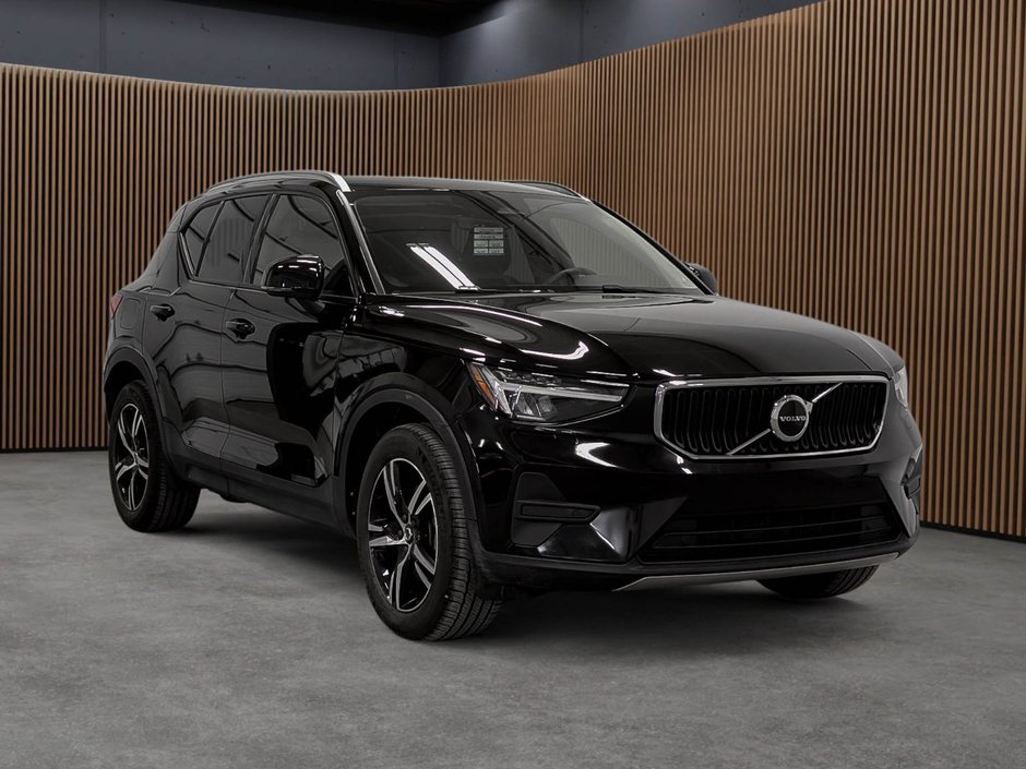 Volvo XC40 B5 AWD Core Base 2023-2