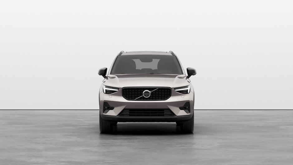 2024 Volvo XC40 B5 AWD Plus Bright Theme-2