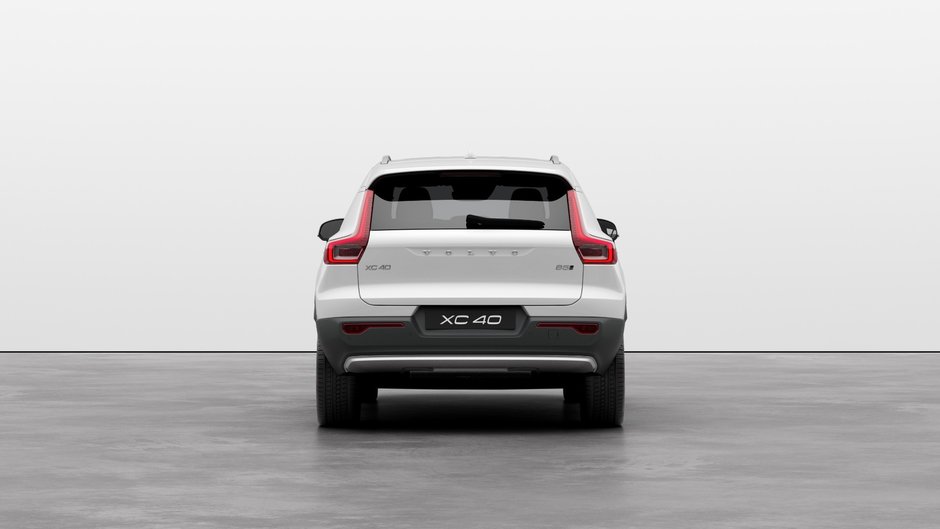 Volvo XC40 B5 AWD Plus Bright Theme 2024-3