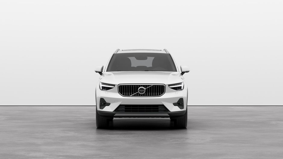 Volvo XC40 B5 AWD Plus Bright Theme 2024-2