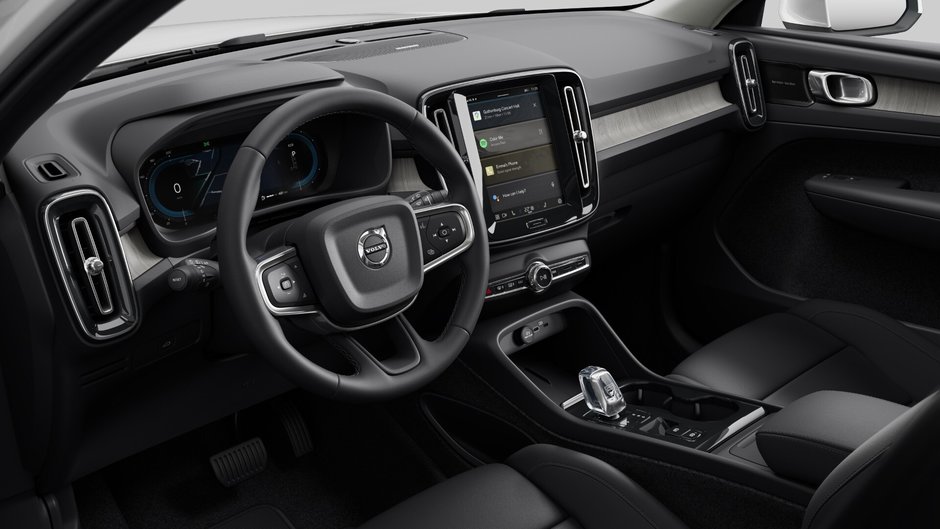Volvo XC40 B5 AWD Plus Bright Theme 2024-7