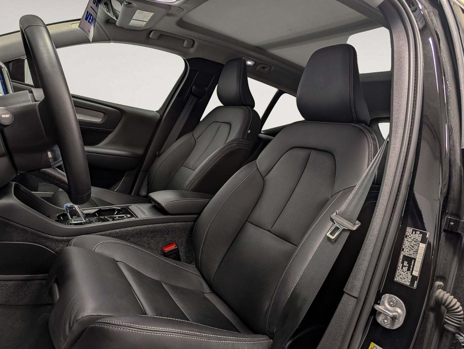 Volvo XC40 B5 AWD Ultimate Dark Theme 2024-10