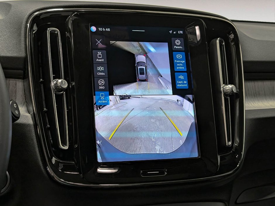Volvo XC40 B5 AWD Ultimate Dark Theme 2024-16