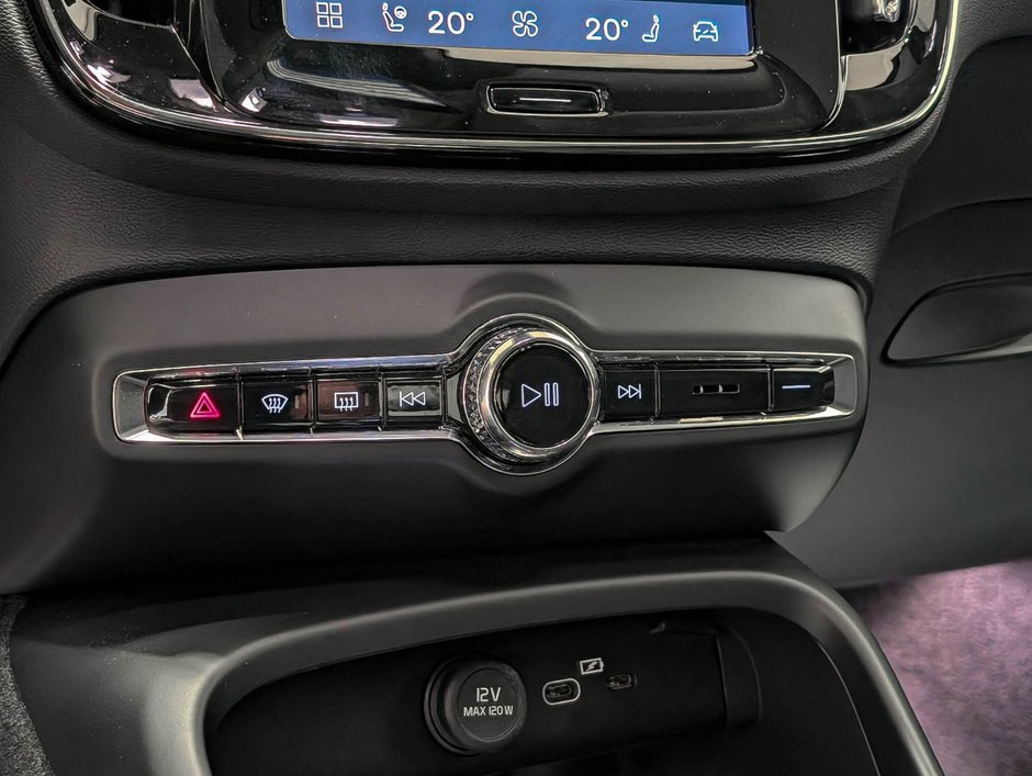 Volvo XC40 B5 AWD Ultimate Dark Theme 2024-14