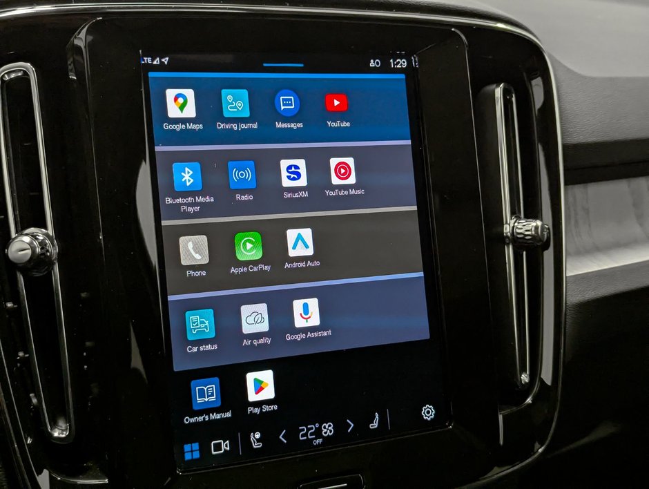 Volvo XC40 B5 AWD Plus Dark Theme 2025-13