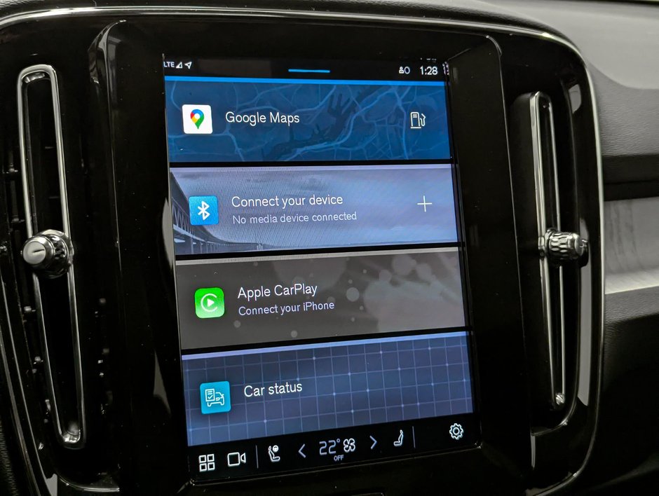 Volvo XC40 B5 AWD Plus Dark Theme 2025-11