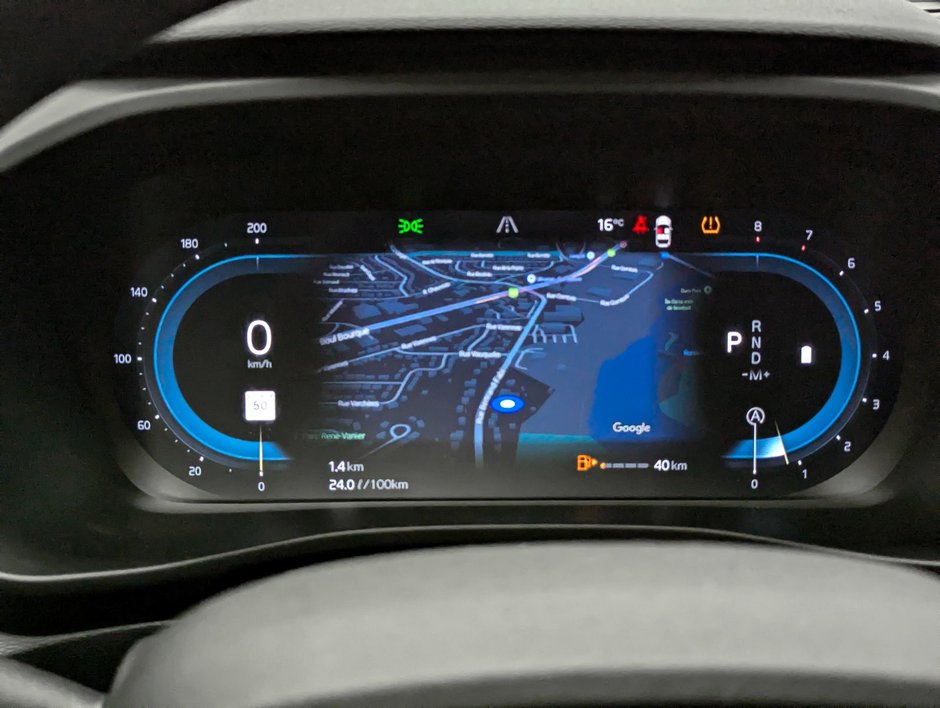 Volvo XC40 B5 AWD Plus Dark Theme 2025-18