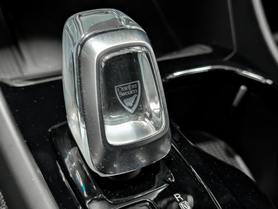 Volvo XC40 B5 AWD Plus Dark Theme 2025-18