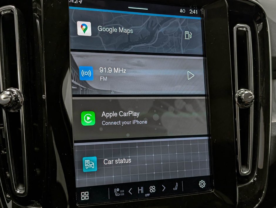 Volvo XC40 B5 AWD Plus Dark Theme 2025-16